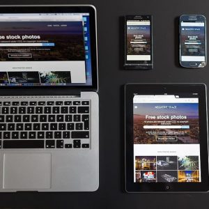 device-laptop-macbook-mobile